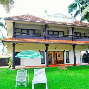 *** Resort Wintergreen Water Front India